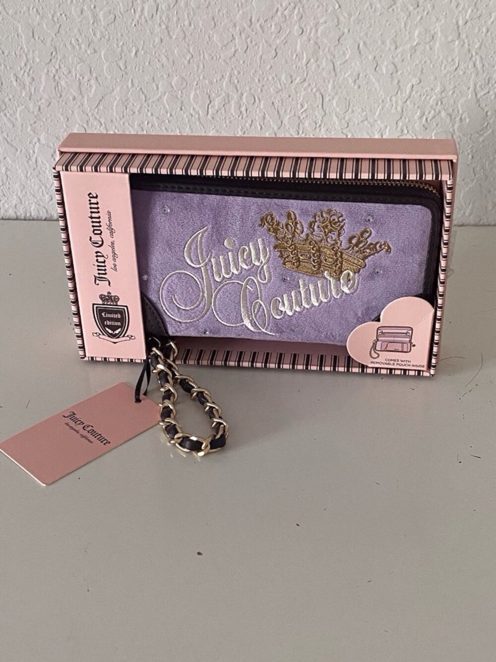 Juicy Couture Large Zip Around Option A Heritage LAVENDER Wallet Wristlet‎ NEW